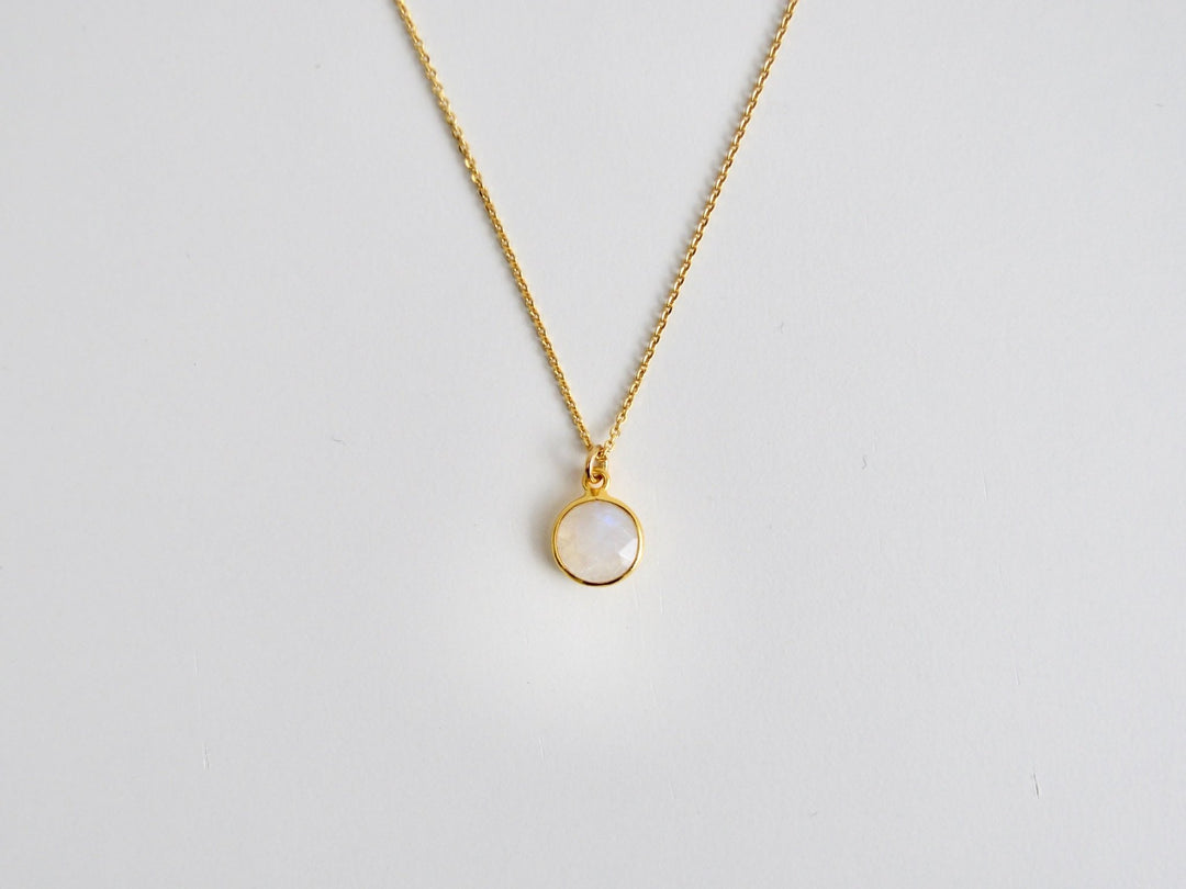 Delicate Dots: Mondstein Kette Anhänger 8 oder 10mm | vergoldet, rosévergoldet, silber
