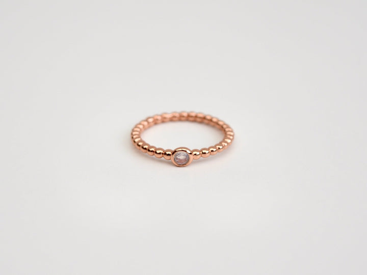 Dotted Collection: Zarter Mondstein Ring | vergoldet, rosévergoldet, silber