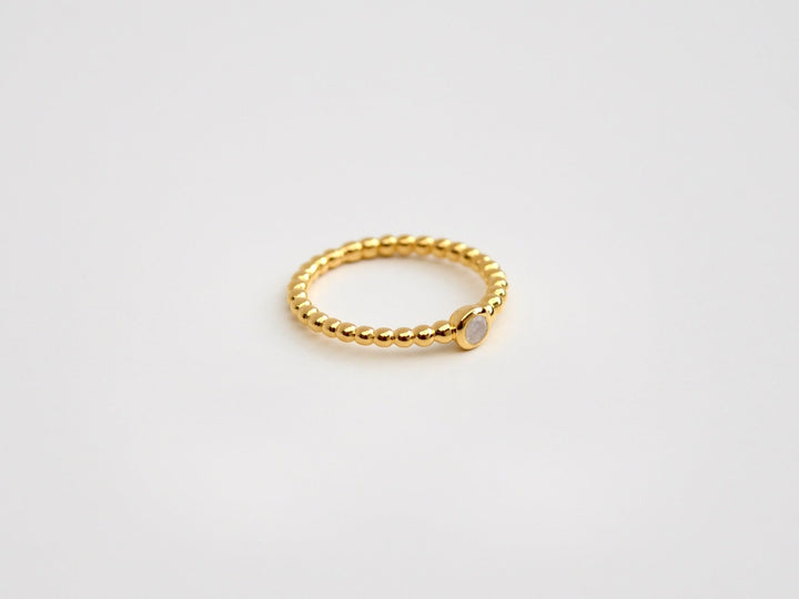 Dotted Collection: Zarter Mondstein Ring | vergoldet, rosévergoldet, silber