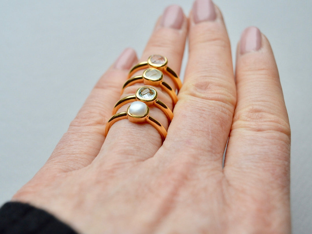 Square Dot: Facettierter Rosenquarz Ring vergoldet - Mia&Martha by Katja Schmalen