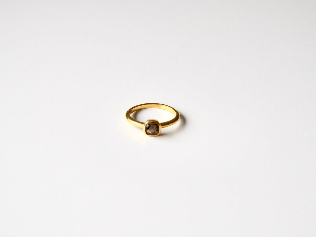 Square Dots: Facettierter Rauchquarz Ring vergoldet | verschiedene Größen
