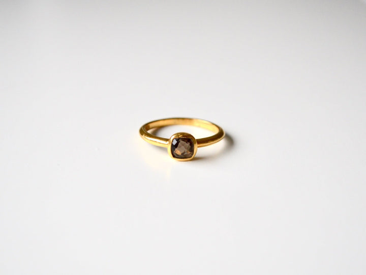 Square Dots: Facettierter Rauchquarz Ring vergoldet | verschiedene Größen