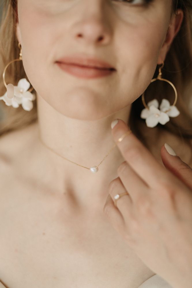 Floating Pearls: Moderne Perlenkette | vergoldet
