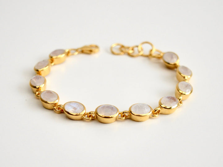 Oval Gems: Statement Armband Mondstein facettiert | vergoldet