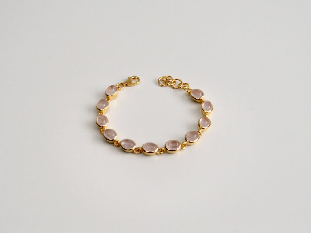 Oval Gems: Statement Armband Rosenquarz poliert | vergoldet