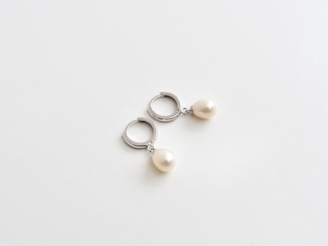 Pearls: Hoops mit ovalen AAA Süßwasserperlen | vergoldet, silber