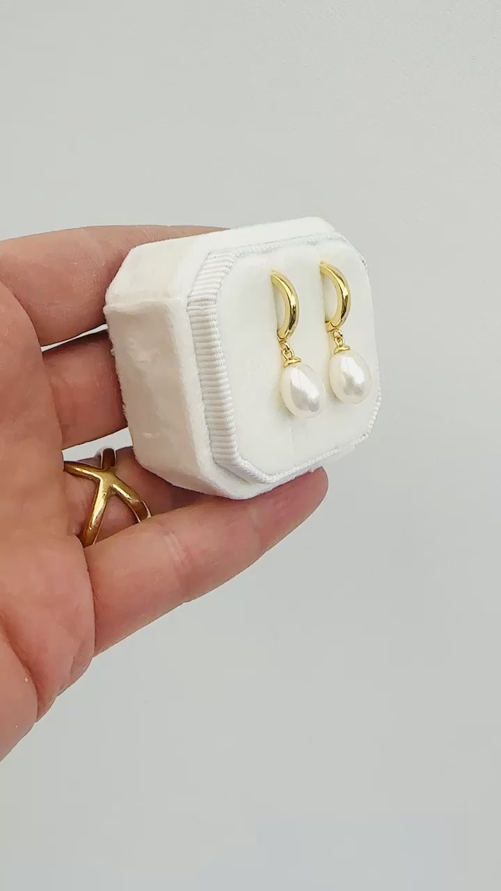 Pearls: Hoops mit ovalen AAA Süßwasserperlen | vergoldet, silber
