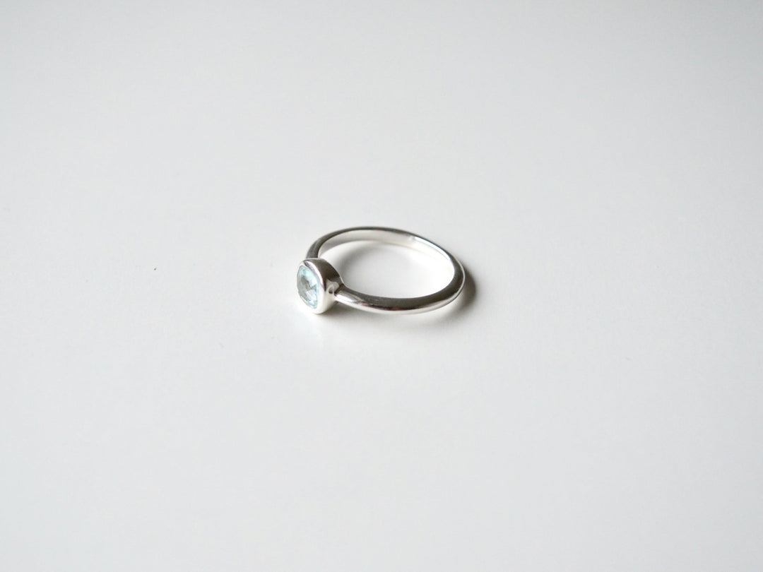 Square Dots: Blauer Topas Ring silber| Gr. 54, 58
