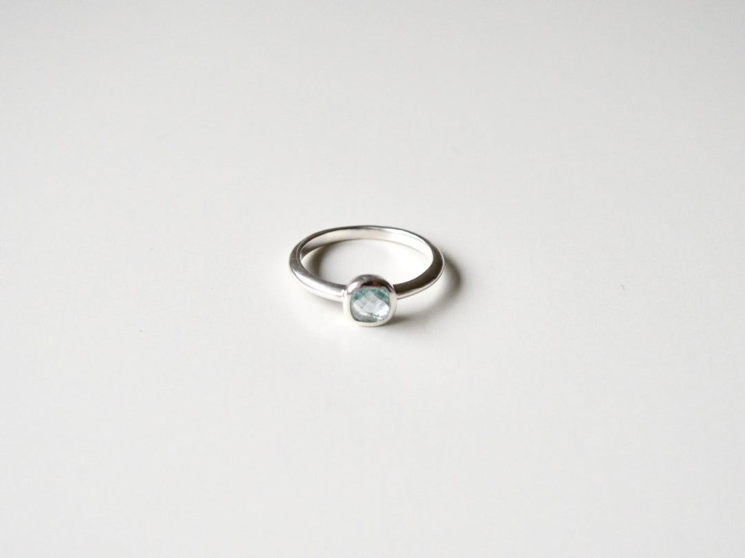Square Dots: Blauer Topas Ring silber| Gr. 54, 58