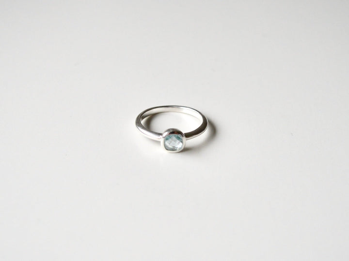 Square Dots: Blauer Topas Ring silber| Gr. 54, 58