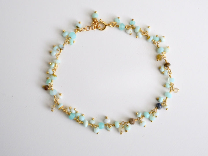 Dangling Gems: Armband Peruanischer Opal | vergoldet