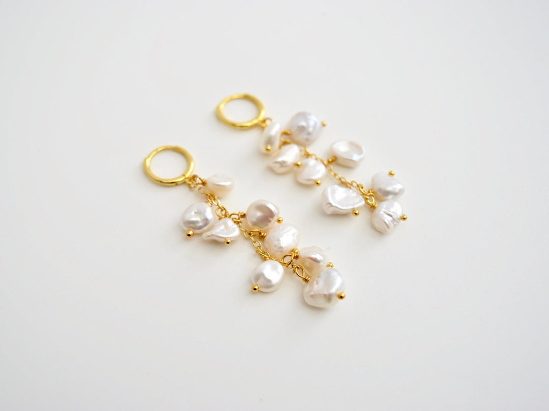 Dangling Pearls: Mini Creolen mit echten Barockperlen | vergoldet