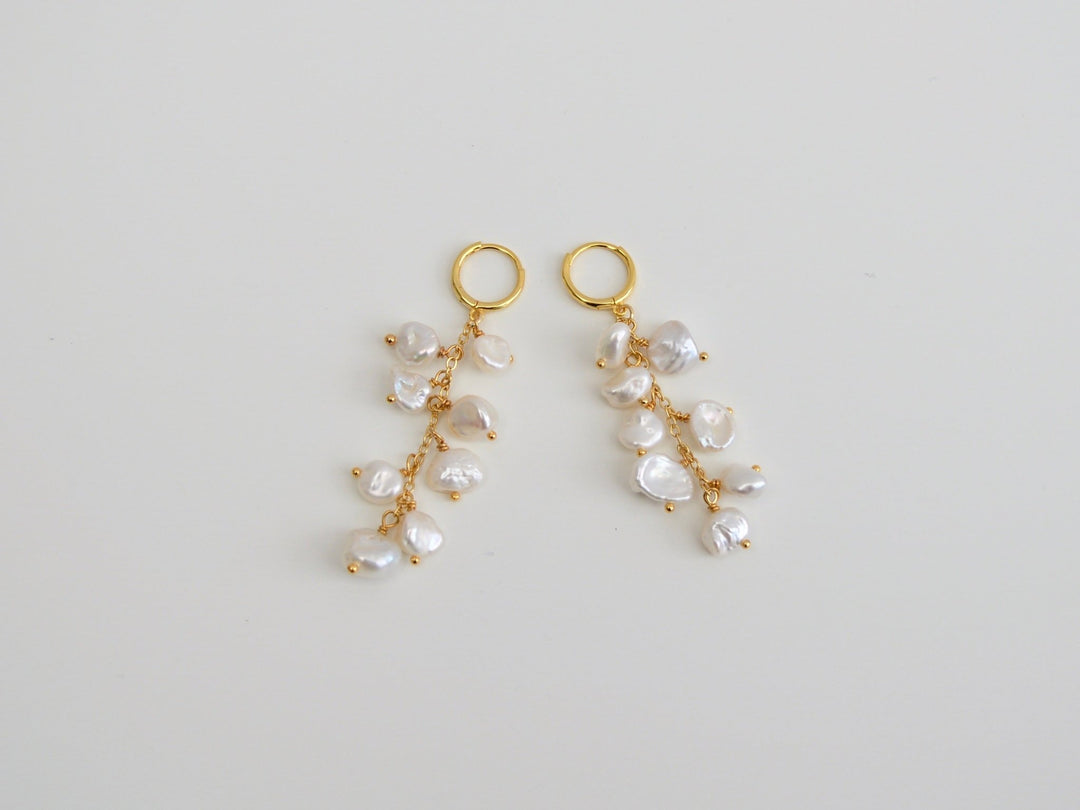 Dangling Pearls: Mini Creolen mit echten Barockperlen | vergoldet