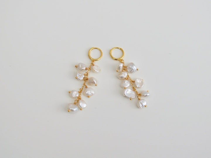 Dangling Pearls: Mini Creolen mit echten Barockperlen | vergoldet
