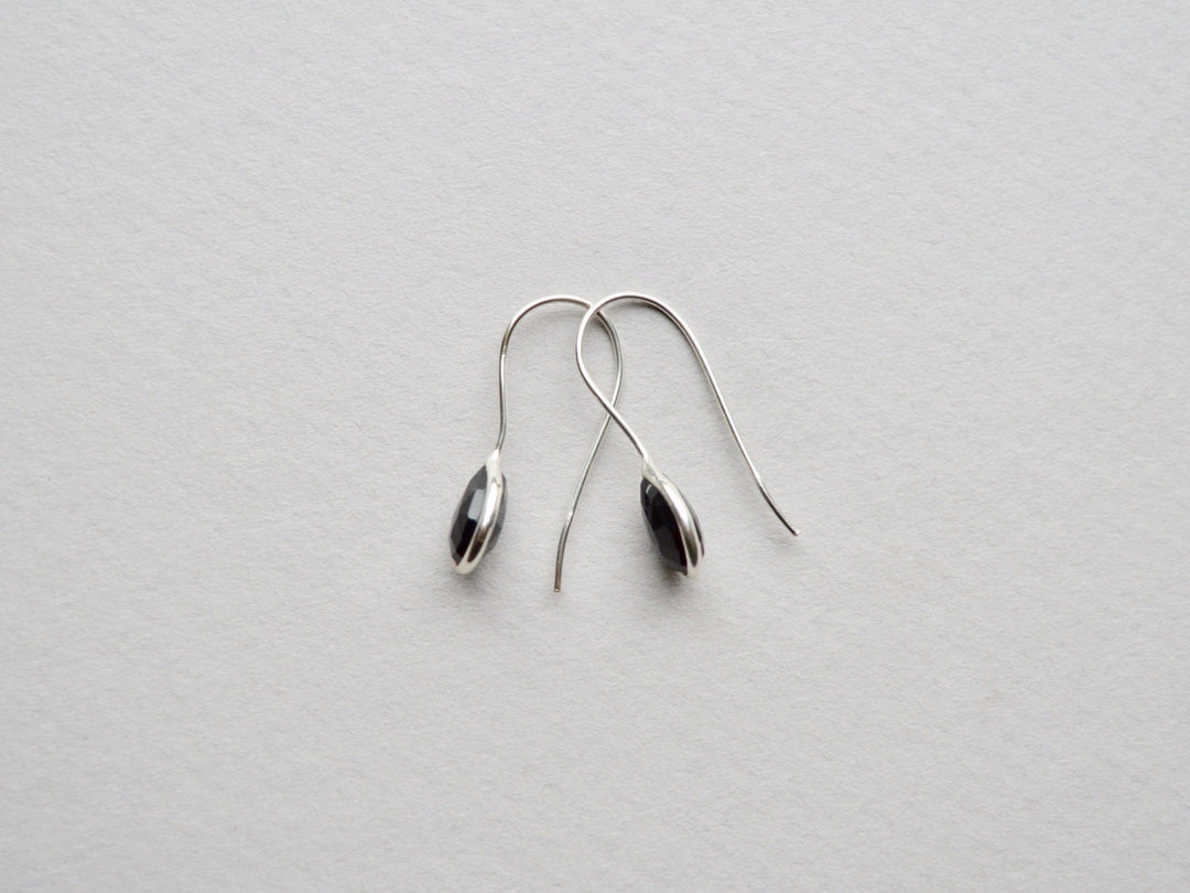 Delicate: Black Onyx Ohrringe | vergoldet, rosévergoldet, silber