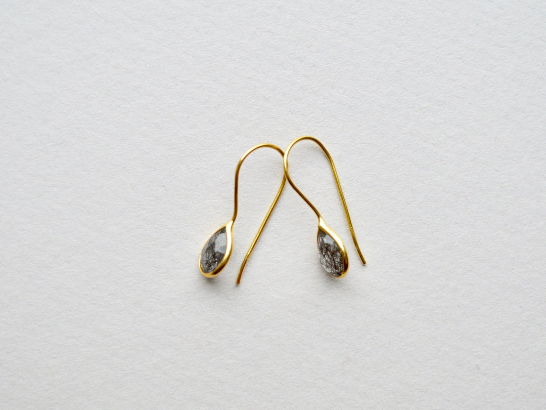 Delicate: Black Rutilquarz Ohrringe vergoldet - Mia&Martha by Katja Schmalen