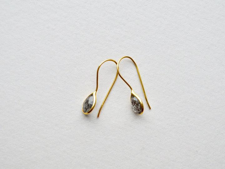 Delicate: Black Rutilquarz Ohrringe vergoldet - Mia&Martha by Katja Schmalen