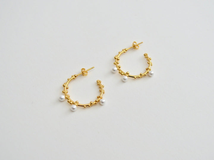 FEYNGOLD: Dotted Pearl Studs | vergoldet