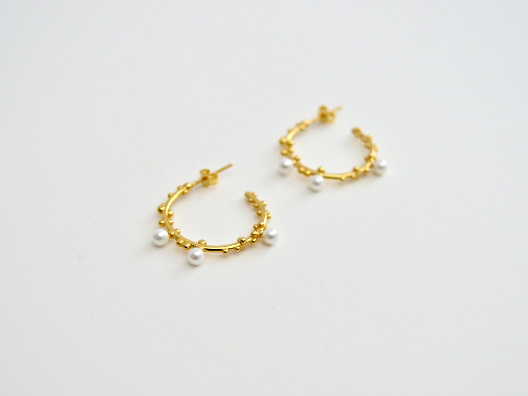 FEYNGOLD: Dotted Pearl Studs | vergoldet