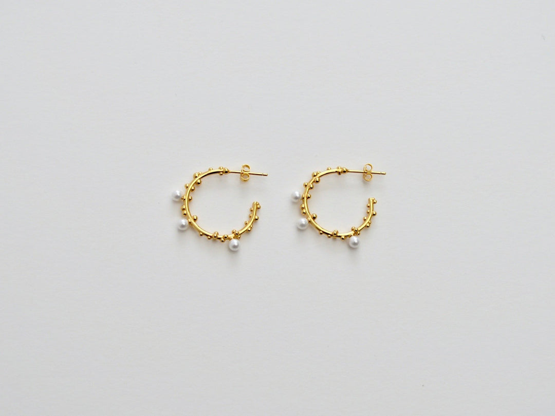FEYNGOLD: Dotted Pearl Studs | vergoldet