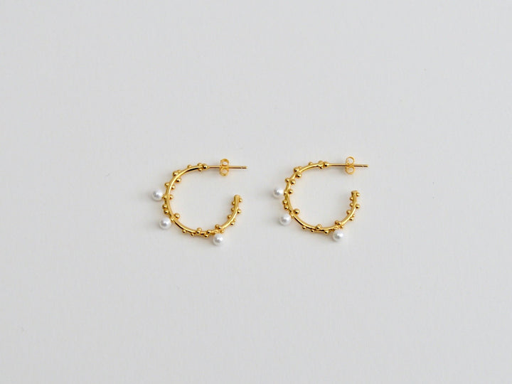 FEYNGOLD: Dotted Pearl Studs | vergoldet