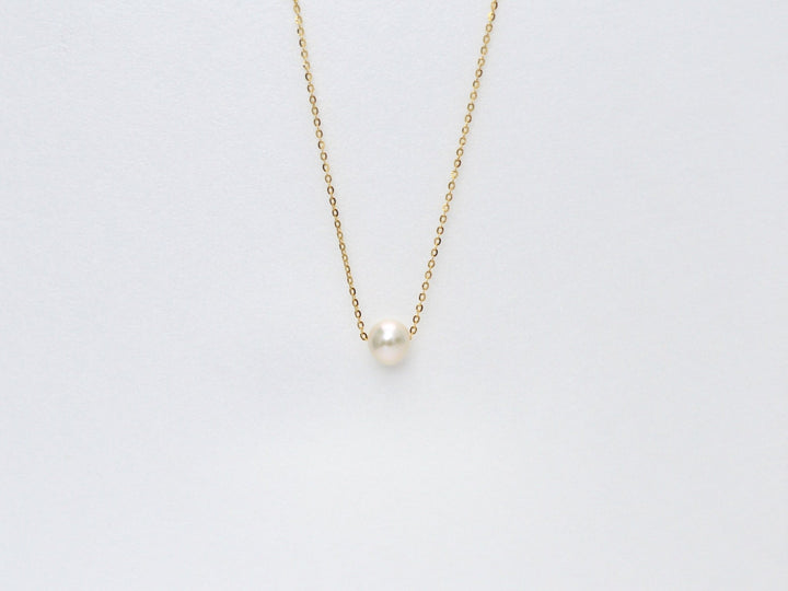 Floating Pearls: Moderne Perlenkette | vergoldet