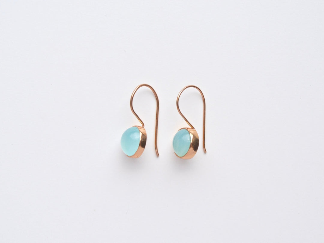 Gem Dots: Aqua Chalcedon Ohrringe | vergoldet, rosévergoldet, silber