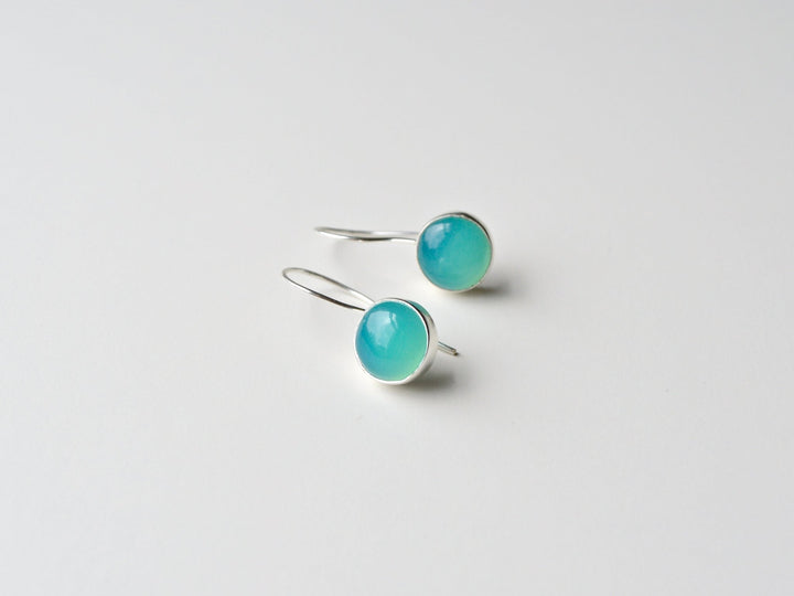 Gem Dots: Aqua Chalcedon Ohrringe | vergoldet, rosévergoldet, silber