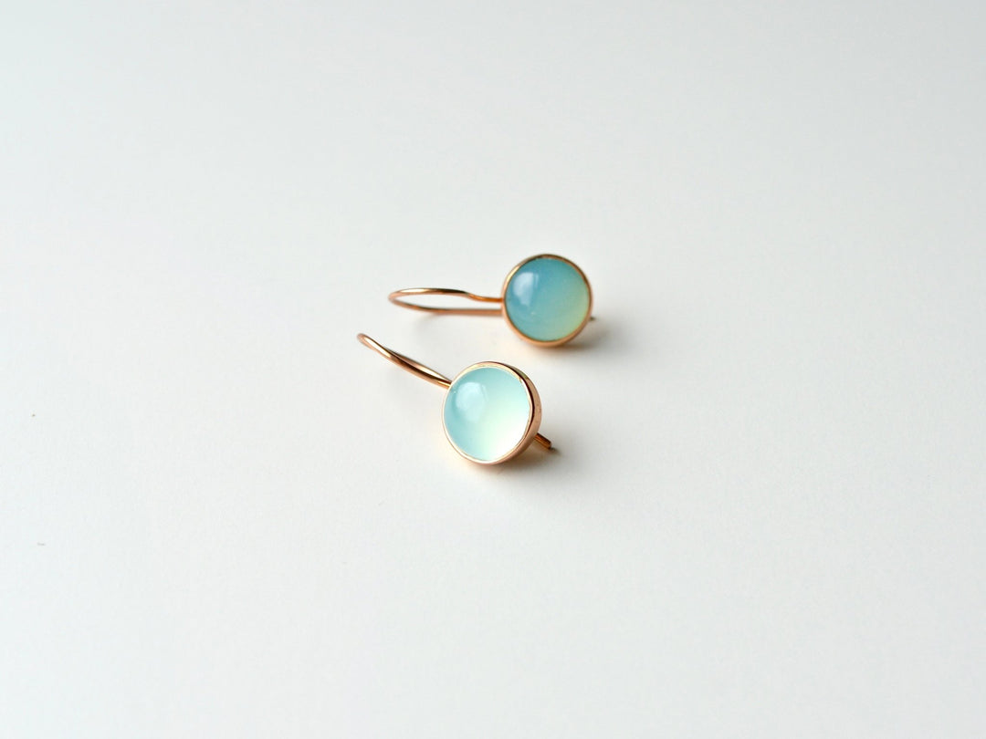 Gem Dots: Aqua Chalcedon Ohrringe | vergoldet, rosévergoldet, silber