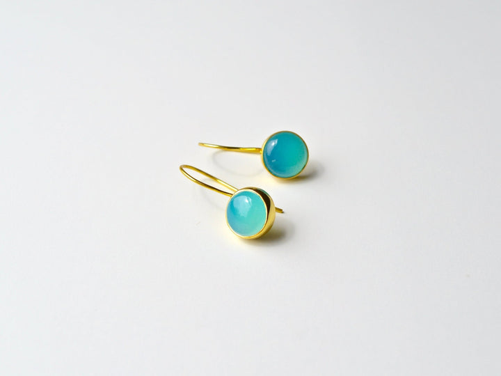 Gem Dots: Aqua Chalcedon Ohrringe | vergoldet, rosévergoldet, silber