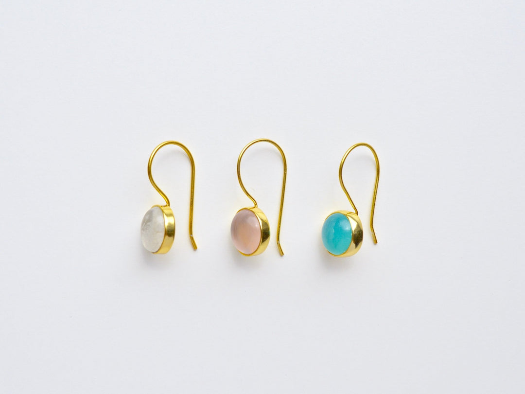 Gem Dots: Aqua Chalcedon Ohrringe | vergoldet, rosévergoldet, silber