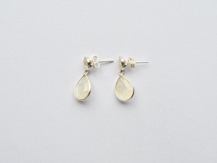 Facette: Mondstein Ohrstecker | vergoldet, rosévergoldet, silber