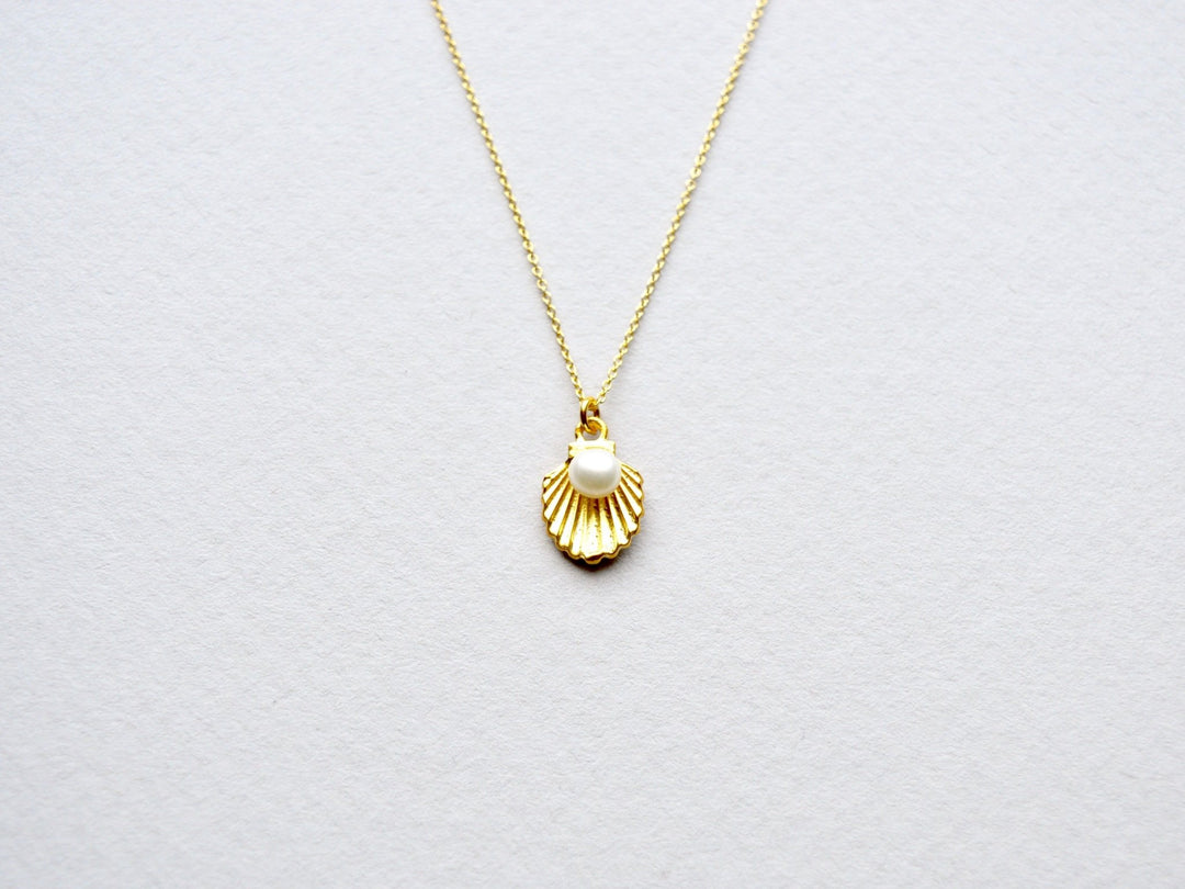 Oysters & Pearls: Muschelkette mit Perlen vergoldet - Mia&Martha by Katja Schmalen