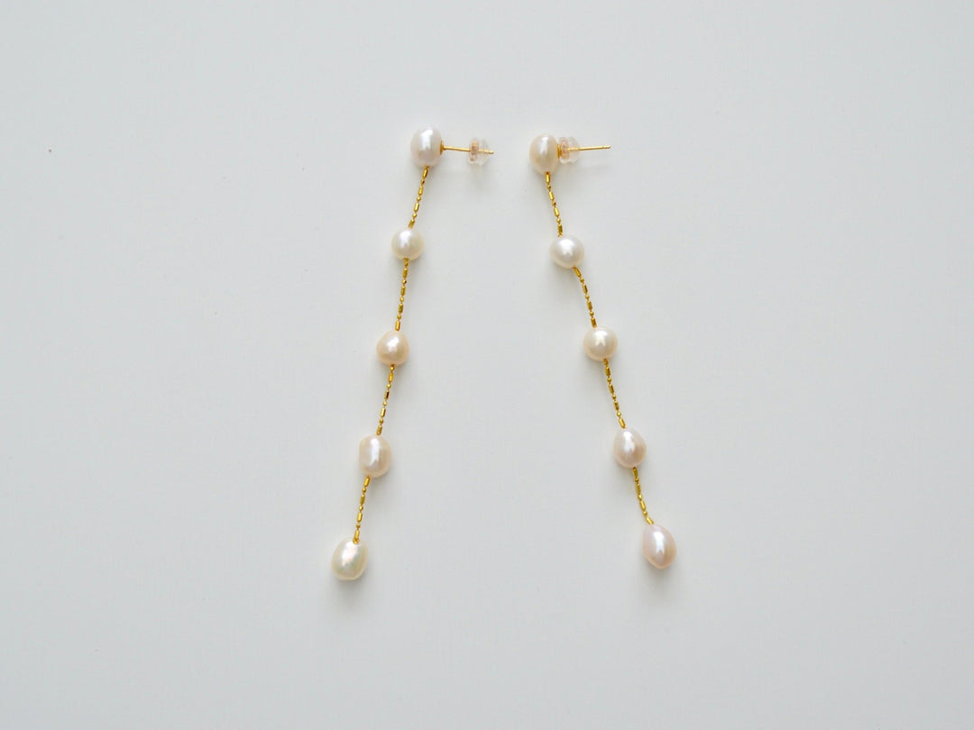 Pearls: Moderne Perlenohrringe mit Süßwasserperlen | vergoldet, silber
