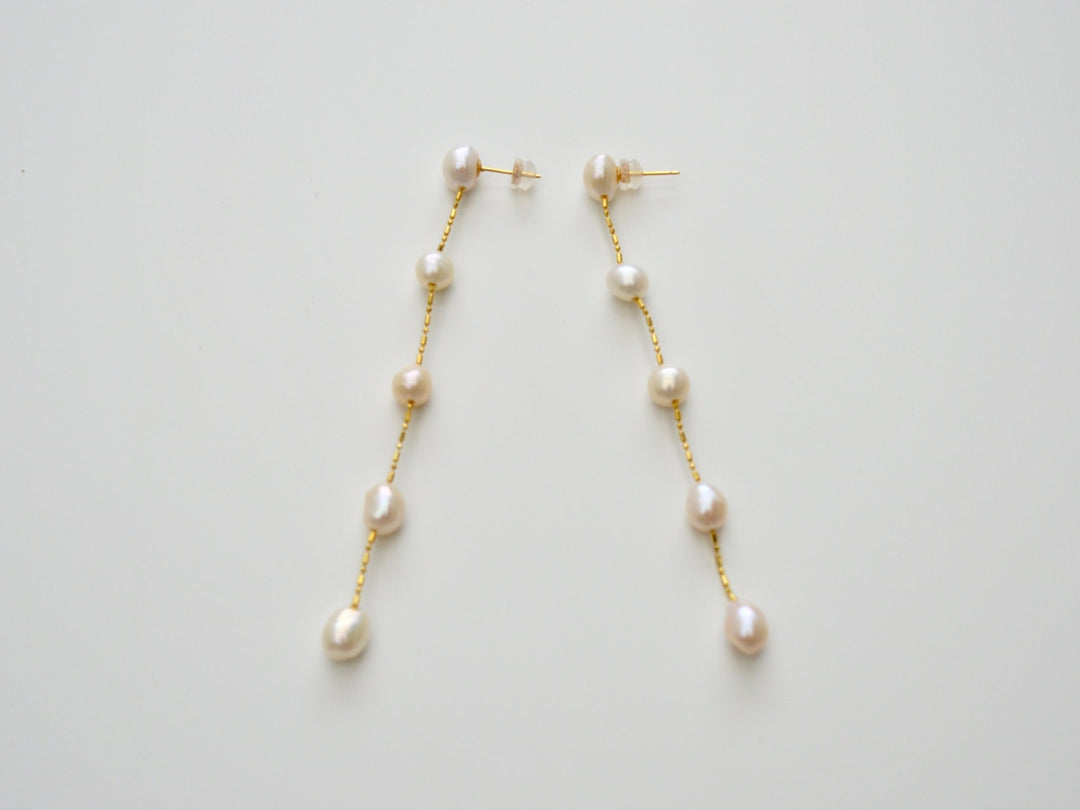 Pearls: Moderne Perlenohrringe mit Süßwasserperlen | vergoldet, silber