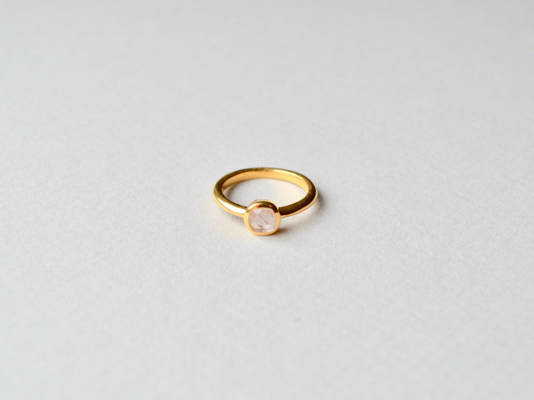 Square Dot: Facettierter Rosenquarz Ring vergoldet - Mia&Martha by Katja Schmalen