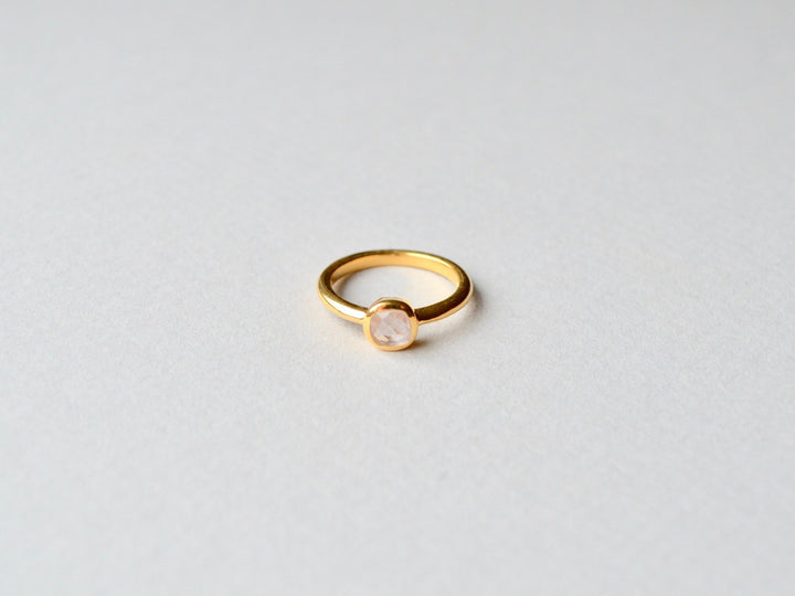Square Dot: Facettierter Rosenquarz Ring vergoldet - Mia&Martha by Katja Schmalen
