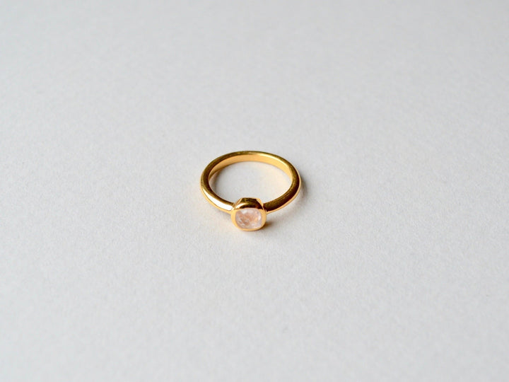 Square Dot: Facettierter Rosenquarz Ring vergoldet - Mia&Martha by Katja Schmalen