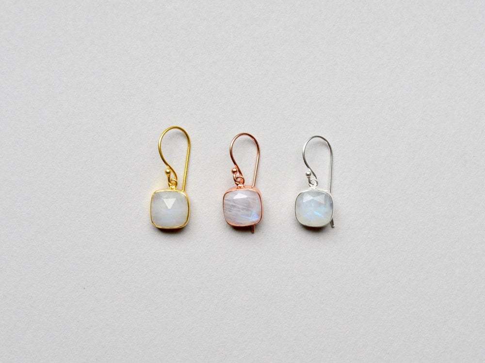 Square Dots: Mondstein Ohrhänger | vergoldet, rosévergoldet, silber - Mia&Martha by Katja Schmalen
