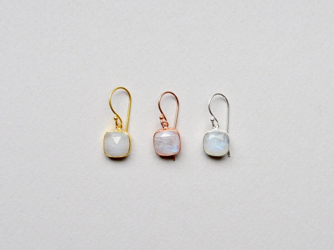 Square Dots: Mondstein Ohrhänger | vergoldet, rosévergoldet, silber - Mia&Martha by Katja Schmalen