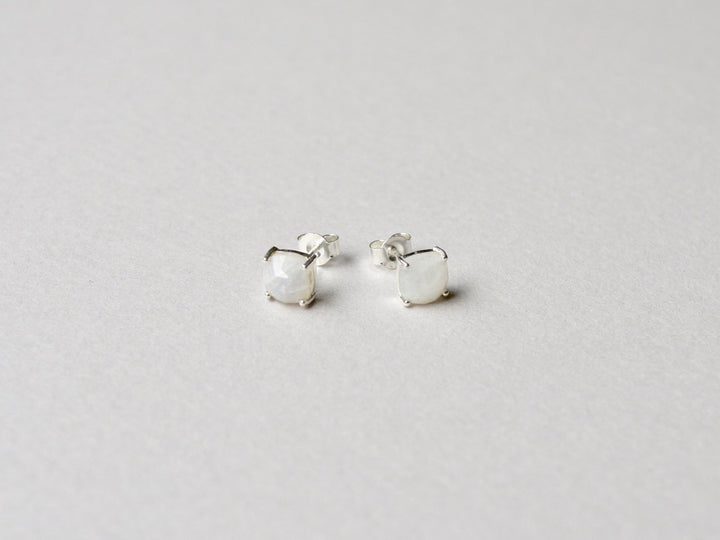 Square Gems: Mondstein Ohrstecker Prong | vergoldet, rosévergoldet, silber - Mia&Martha by Katja Schmalen