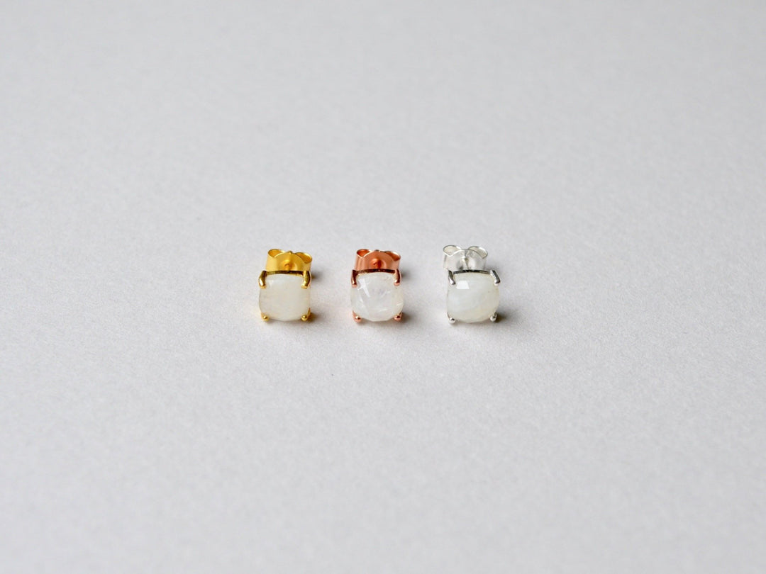 Square Gems: Mondstein Ohrstecker Prong | vergoldet, rosévergoldet, silber - Mia&Martha by Katja Schmalen