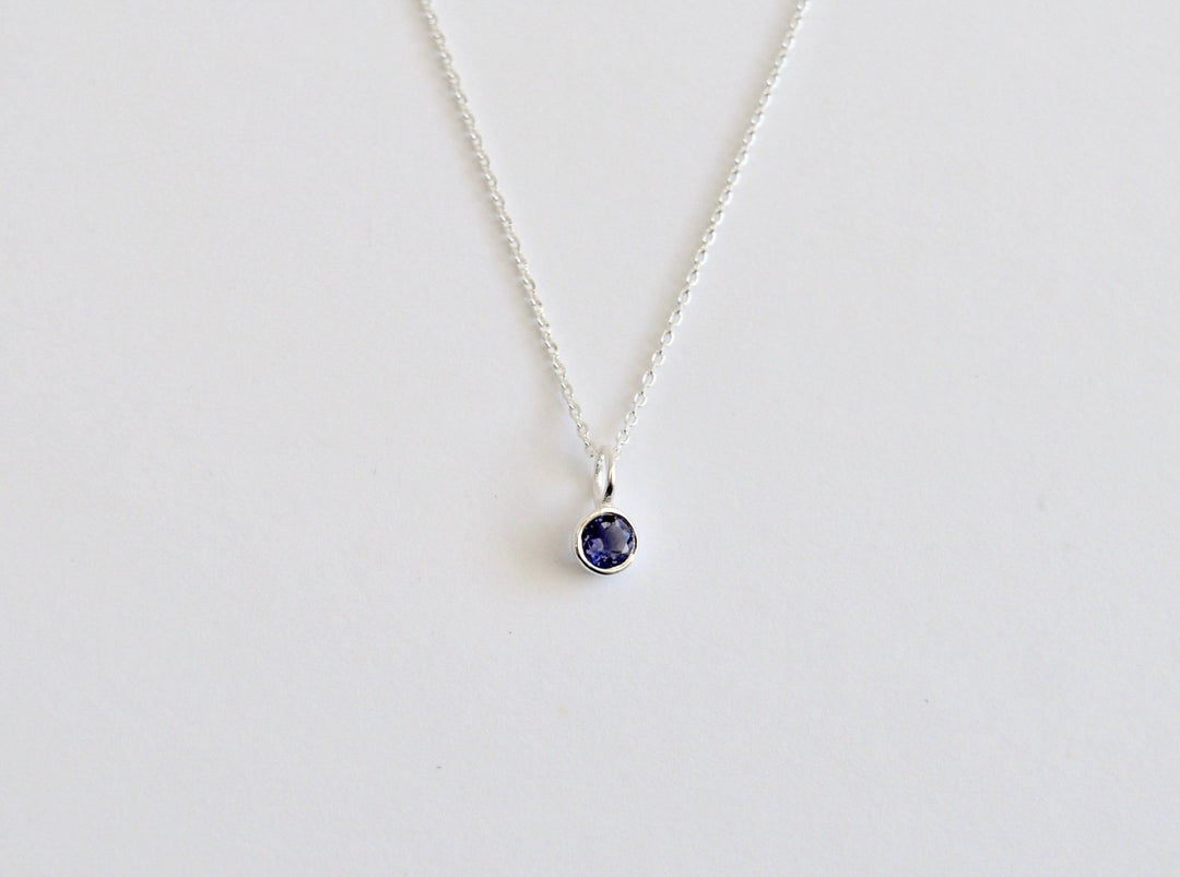 Blauer Iolith Anhänger mit Kette aus Silber in gold oder rosegold - Mia&Martha