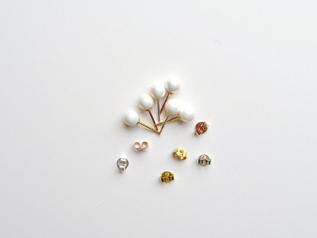 Tiny Pearls: Winzige Perlen Ohrstecker vergoldet - Mia&Martha by Katja Schmalen