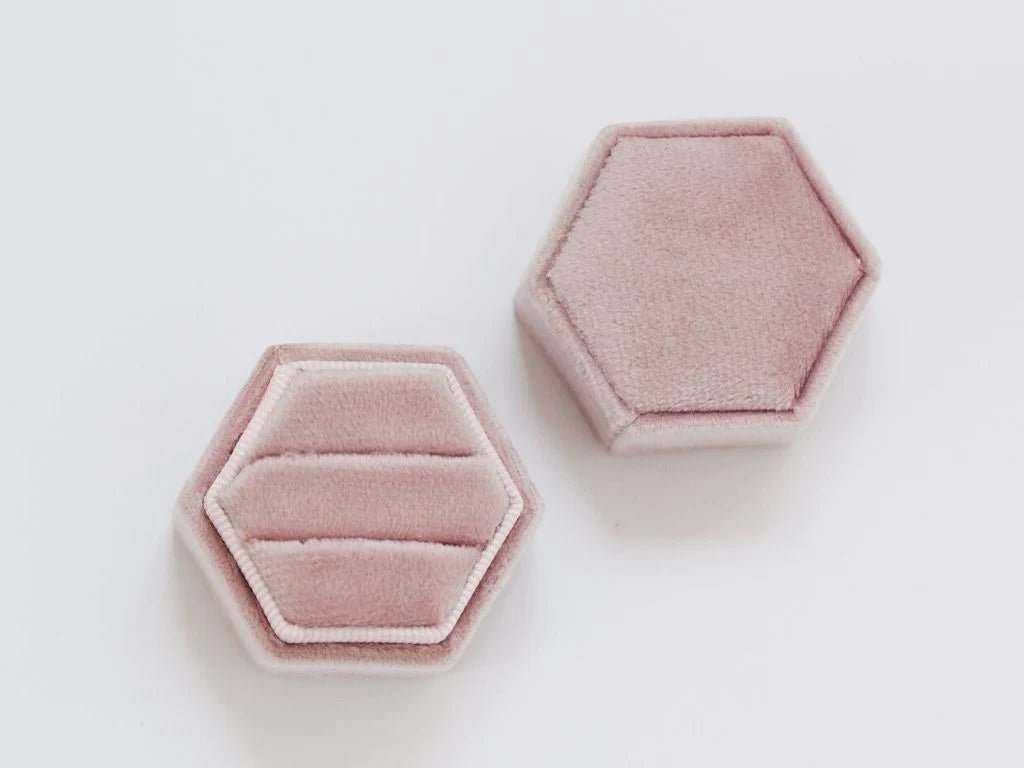 Velvet Love: Ringbox Hexagon aus Samt - verschiedene Farben