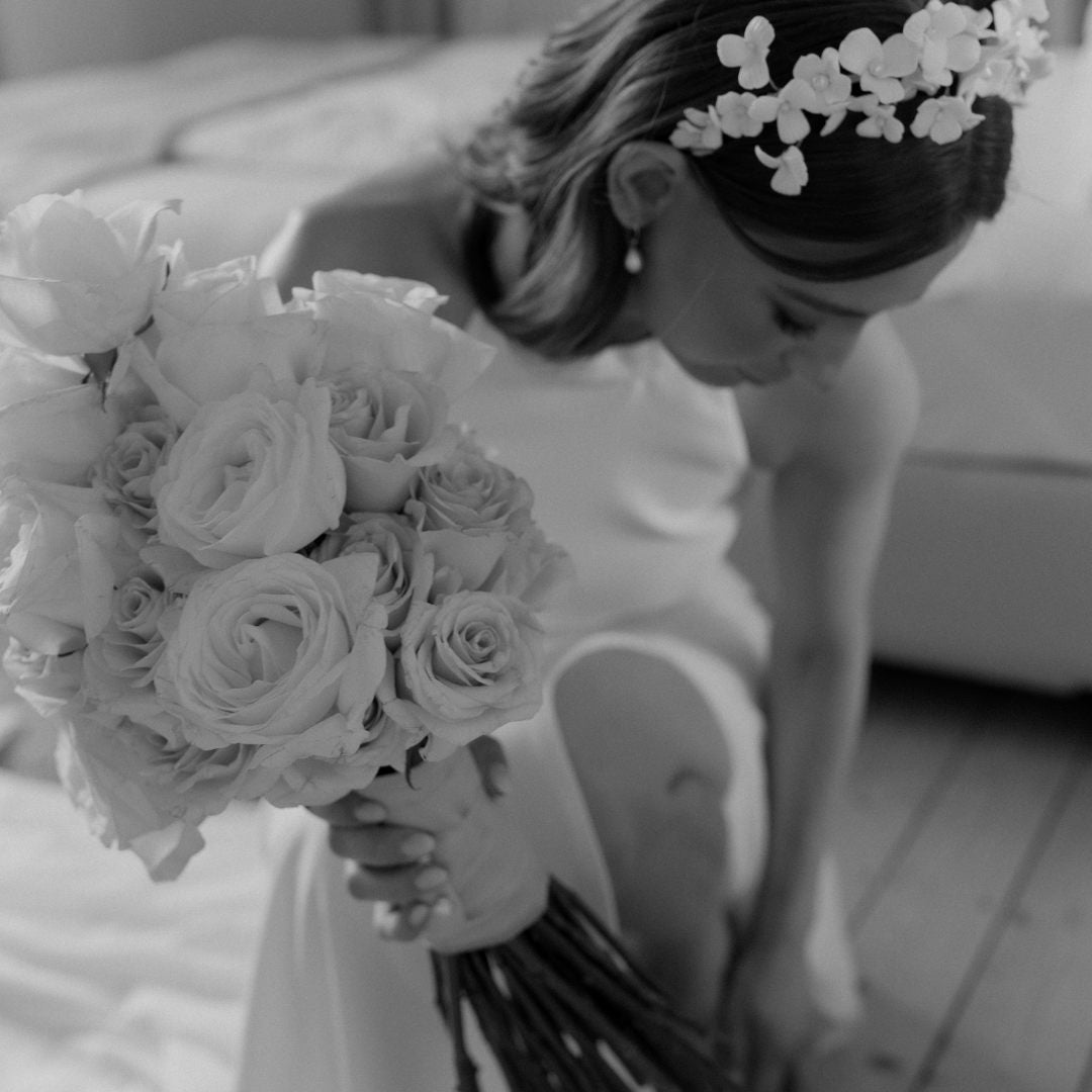 Braut mit Bridal Crown und offenen Wellen – Mia&Martha Haarschmuck