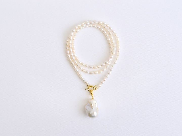 Baroque Pearls: Lange Statement-Kette mit 3A-Perle | vergoldet