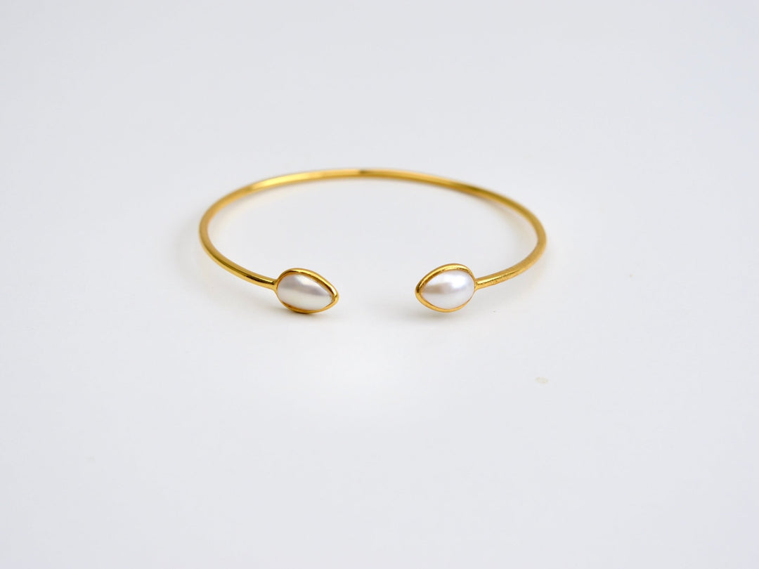 Pearl Drops: Moderne Perlen Armspange | vergoldet, rosévergoldet, silber