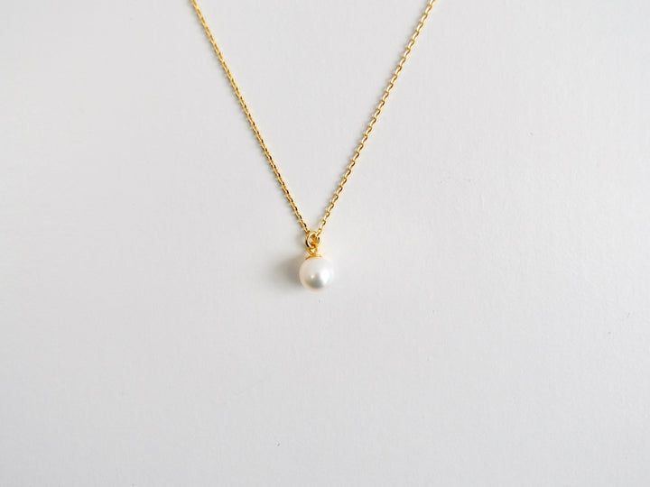 Pearls: Zarte Kette mit 6mm AAA Süßwasserperle  | vergoldet, silber