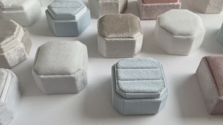 Velvet Love: Ringbox Soft Square aus Samt - Farbe Milk